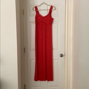 Long, sleeveless dress